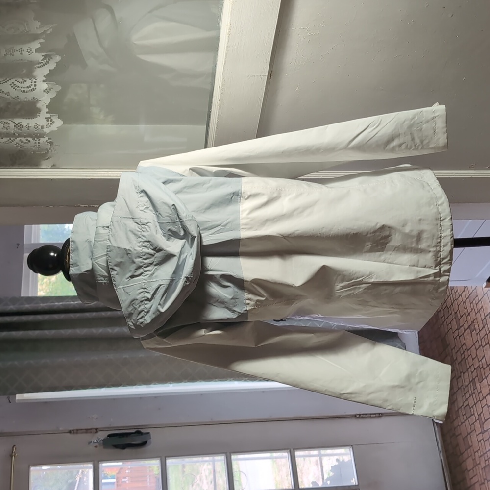 Columbia Women's White and Gray Rain Jacket - Picture 4 of 16